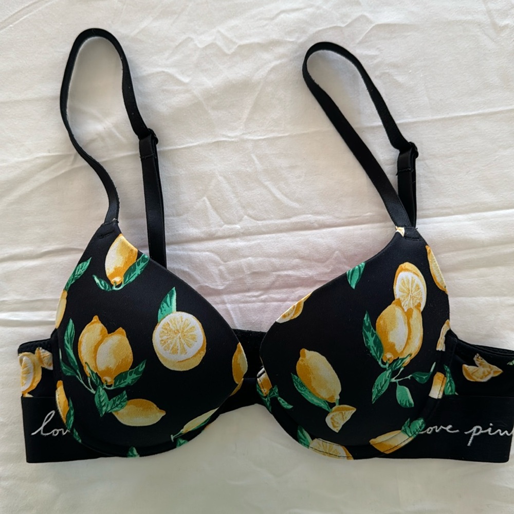 Pink by Victoria Secret wear everywhere push-up bra 32A